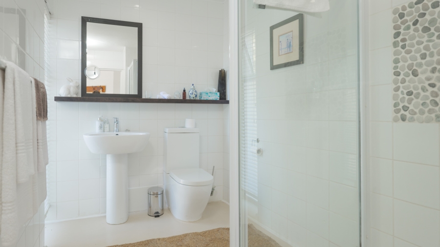 6 Bedroom Property for Sale in Agulhas Western Cape